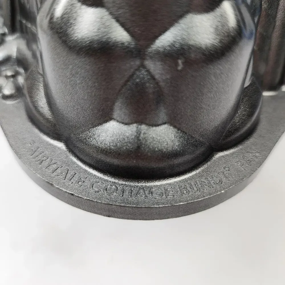 Nordic Ware Fairy Tale Cottage Bundt Cake Pan Heavy Cast Aluminum 10 Cup USA